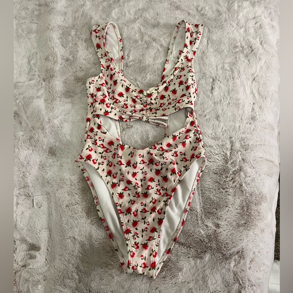Bathing suit one piece